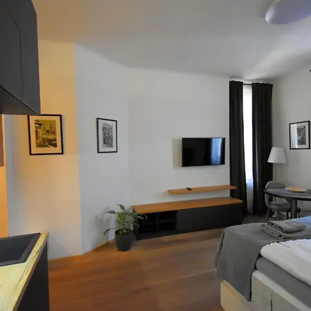 Quiet Cozy In Center Apartment Prague